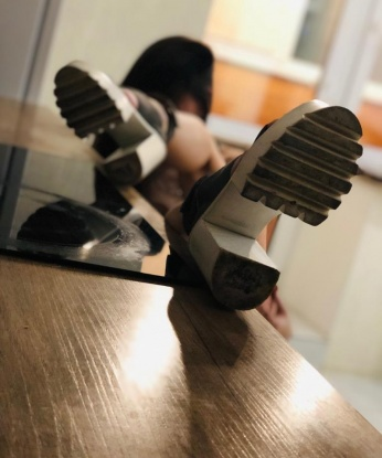 Соблазнительная блондинка приглашает в гости и готова показать тебе невероятный мир страсти и похоти. Отдых со мной станет твоим лучшим воспоминанием. Только для ценителей красоты и настоящего удовольствия! 5784, 25 лет